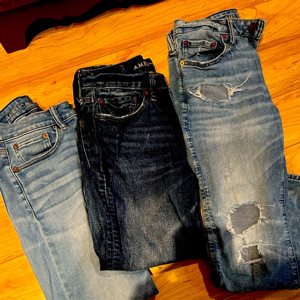 3 pairs of American eagle jeans.